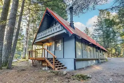 Image de Cozy cabin in enchanting Packwood with Ac, WiFi and Ev charger