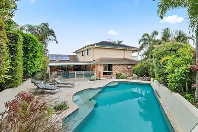 Image de Family-Friendly 5-Bed Close to the Coast & Airport