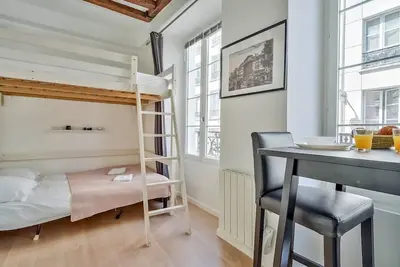 Image de Cuty Renovated Mezzanine Studio-Heart of Paris 10