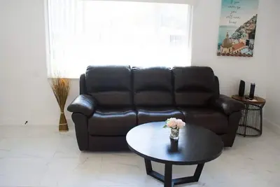 Image de New! 4-2 Home near St Pete Pier