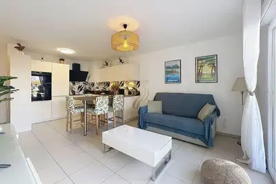 Image de T2 Evasion Azur-4 pers, 150 mer, terrasse, parking.