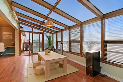 Image de Zen Sunroom, Sauna, Mountain View, 20 Mins to Ski & Dt