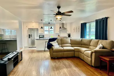 Image de This house is a 2 bedroom(s), 2 bathrooms, located in La Porte, In.