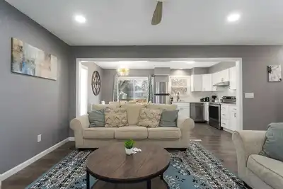Image de 4 King BEDS_Updated+Convenient Location
