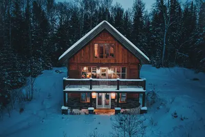 Image de Chalet Forêt Ouareau | Authentique chalet en bois | Spa