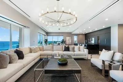 Image de Aqua #4: Full Floor Luxury Condo on 7 Mile Beach w/ Shared Pool