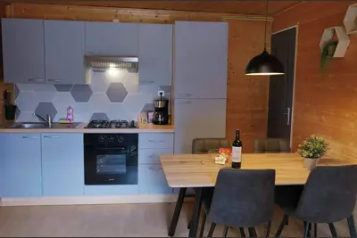 Image de Cocooning riverside Chalet on a small campsite in the Heart of Auvergne