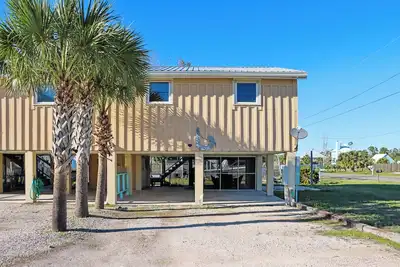Image de ☀️2br-Pet Friendly-1 Block from Beach-Off The Hook☀️