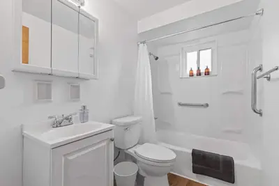 Image de Charming 2-bedroom apartment with Ac, WiFi in brilliant Pittsburgh