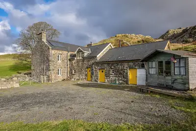 Image de Deildref - a self catering cottage that sleeps 8 guests in 4 bedrooms