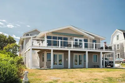 Image de Directly across the street from Short Sands Beach