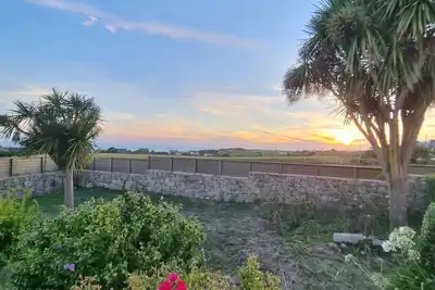 Image de Maison vue mer à 5 min de la plage.