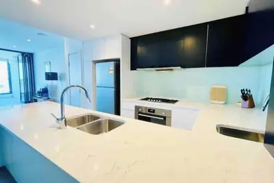 Image de Luxurious Startling waterview highrise Condo