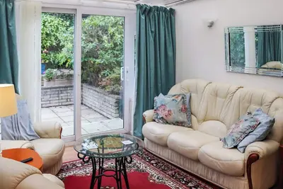 Image de Perfectly situated in a quiet area a short walk to the centre of Criccieth and the beach.
