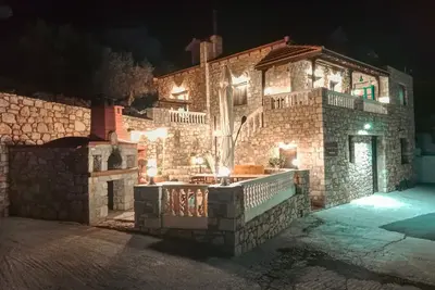 Image de Tsampika's Traditional Stone Cottage in Siana