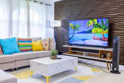 Tropical house Pool Table, Jacuzzi, Nearby Beach
