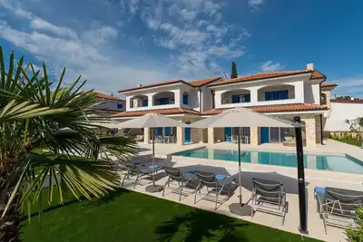 Image de Premium apartment Loma Three with a pool and garden on Krk
