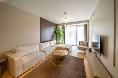 Image de Chic 1-bedroom apartment with garage gym
