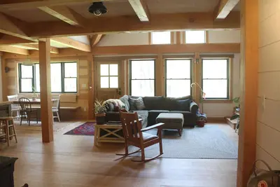 Image de 3-bedroom post and beam in serene Wt location - updated pics to come and outdoor