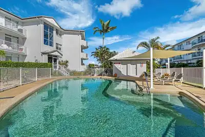 Image de Relaxation Awaits at Biggera Waters
