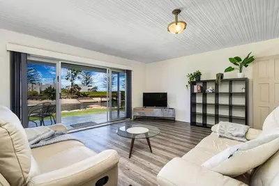 Image de Runaway Bay Waterfront Delight