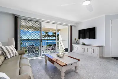 Image de Poinsettia Beach Broadwater Retreat