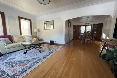 Image de The Wildflower w/ 2 Kitchens & Laundry in Central, Safe, Spotless 1920s Bungalow