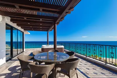 Image de 2-bedroom Oceanfront condo in charming San José del Cabo, in Chileno Bay