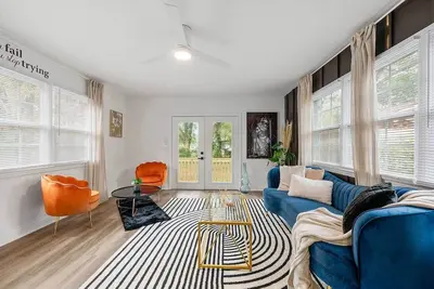 Image de Atl 4 Br | 10 Mins from Airport | Office & Desk