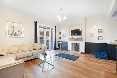 Image de New! 2br in Richard Street