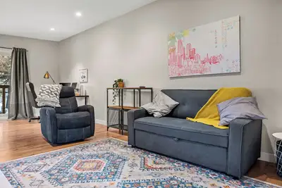 Image de 2br | Cozy & Clean | Main Floor | Calgary Core