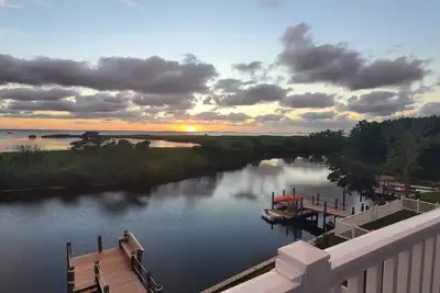 New Sound Front Private Pool Hot Tub Dock Elevator