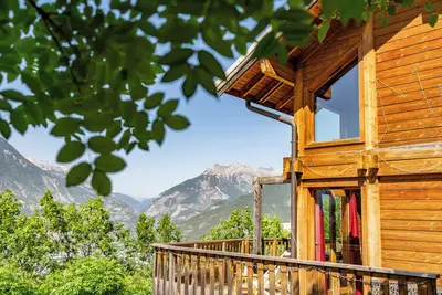 Image de Beau chalet lumineux et élégant - cheminée et salle de jeux - 12p - Risoul
