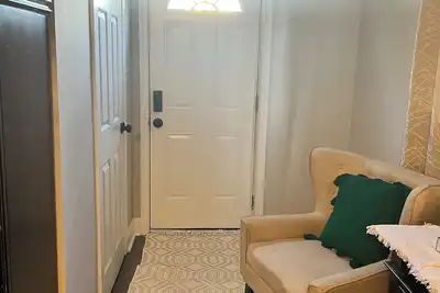 Image de Charming 1-bedroom suite with WiFi and Ac in Bon Air