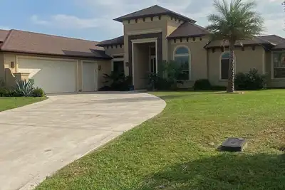 Image de Beautiful Single Family Home in 21 Whooping Crane