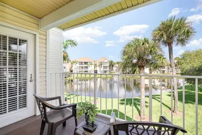 Image de 2Bedroom\/FullyFurnishedCondo\/WalkingDistanceToBeach WiFi Pool\/HotTub Indialantic