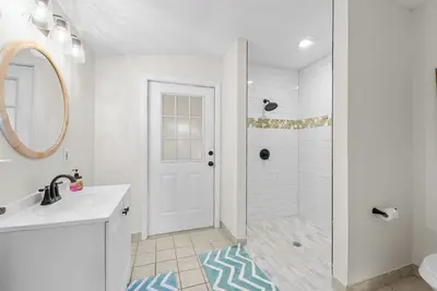 Image de Stay at Panacea Palms, a charming 3\/2 less than 1 mile from local boat ramp! !