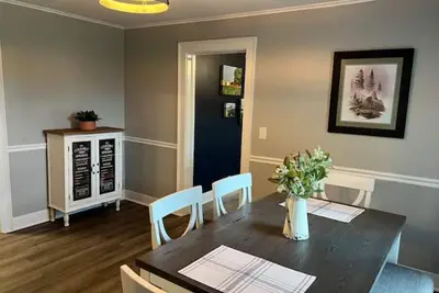Image de Charming 3-bedroom house 2 minutes from the Marh Park Arboretum in Madisonville