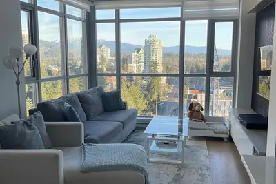 Image de Bright spacious modern condo home away from home
