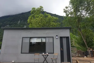 Image de Mountain Silhouette Cottage 2 by Tiny Away (山影小屋2)