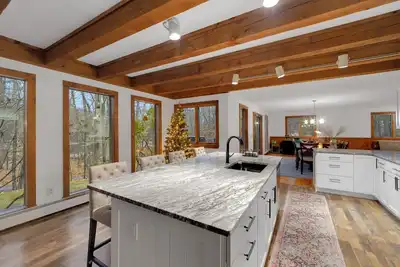 Image de Nature, Pool, Hot tub&Lakes! Mins to Sebago &More