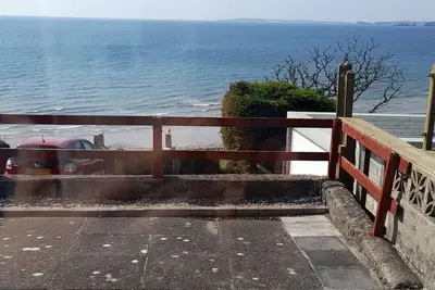 Image de Cosy chalet with breathtaking sea views of the bay. Pet friendly.