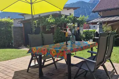 Image de Chalet avec jardin près de la piste de ski