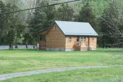 Image de Private Cabin on Watauga River Tri-Cities, Tn. 1000 feet of private river front!