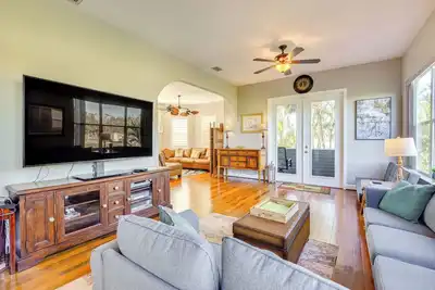 Image de Dock, Kayaks & On-Site Pond: Terra Ceia Home