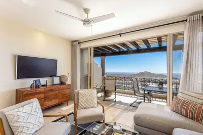 Image de Oceanview 3br Condo, Balcony 15 Min to Marina