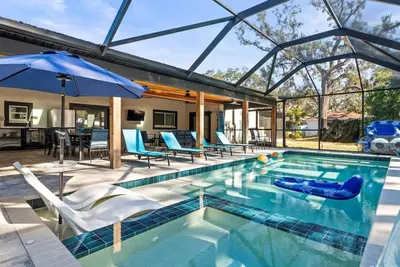 Image de Luxurious 6b / 6. 5Bath in Temple Terrace | Screened Heated Pool I Sleeps 16