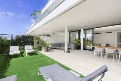 Image de Exclusive Apartment with Garden in Higueron
