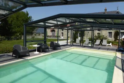 Image de Gîte élégant 14 pers. , piscine privée, WiFi, billard