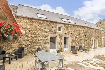 Image de Maison de charme avec terrasse et jardin, animaux acceptés
